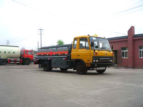 東風(fēng)輕卡化工液體運輸車